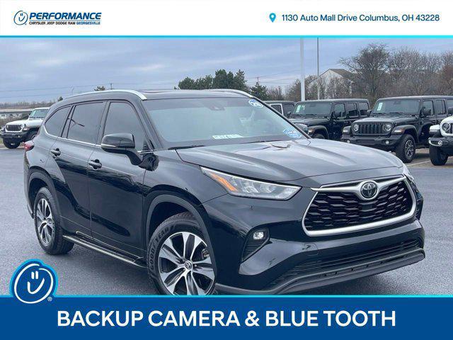 used 2020 Toyota Highlander car, priced at $28,900