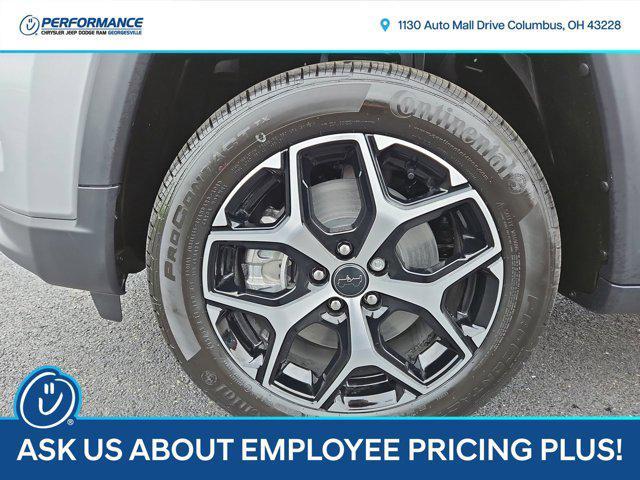 new 2025 Jeep Compass car, priced at $32,011