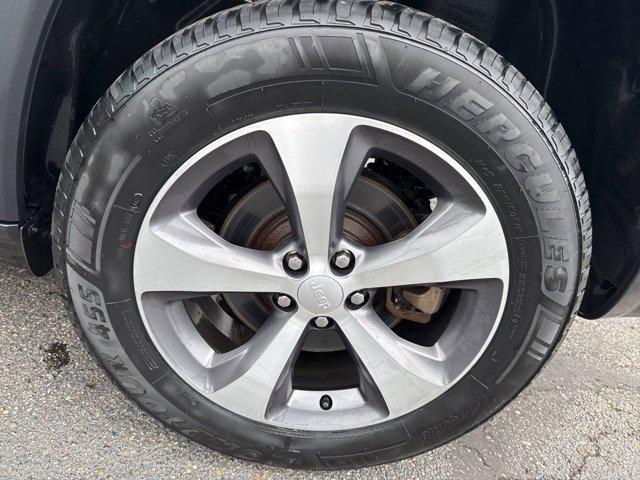 used 2021 Jeep Cherokee car, priced at $24,900