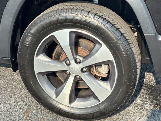 used 2021 Jeep Cherokee car, priced at $24,900