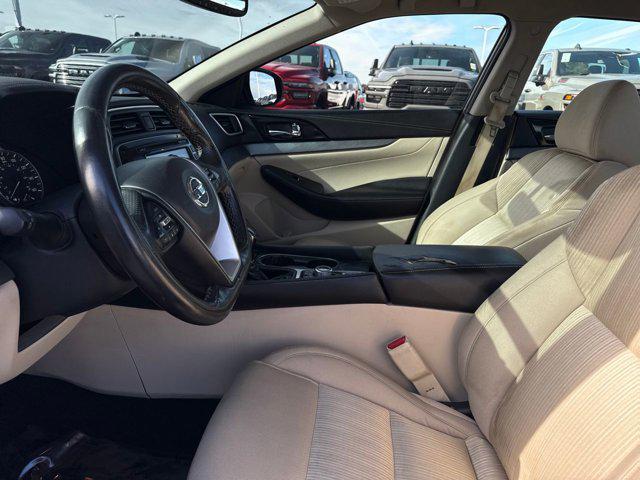 used 2016 Nissan Maxima car, priced at $7,998
