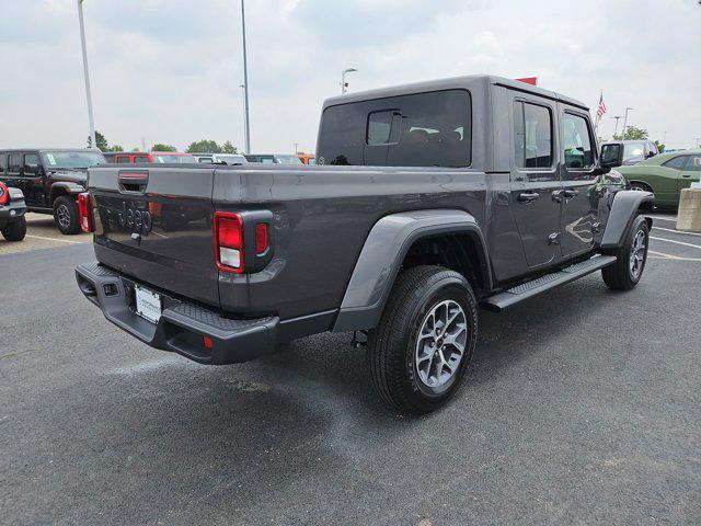 new 2025 Jeep Gladiator car, priced at $44,174