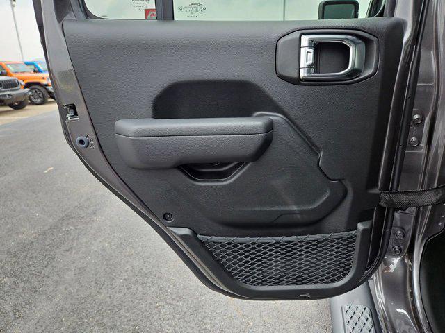 new 2025 Jeep Gladiator car, priced at $44,174