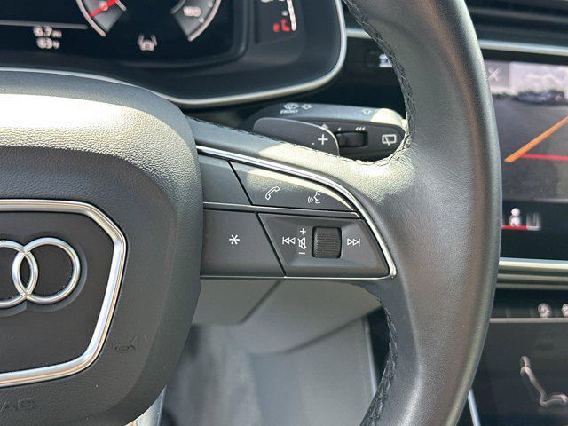 used 2024 Audi Q7 car, priced at $37,998