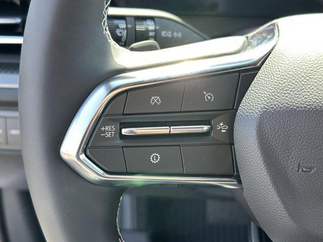new 2025 Chevrolet Traverse car, priced at $44,055