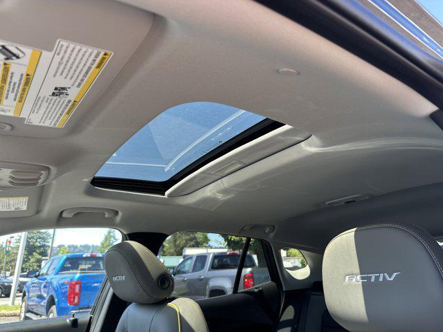 new 2025 Chevrolet Trax car