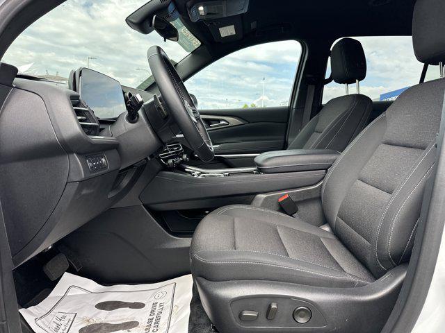used 2025 Chevrolet Traverse car, priced at $36,988
