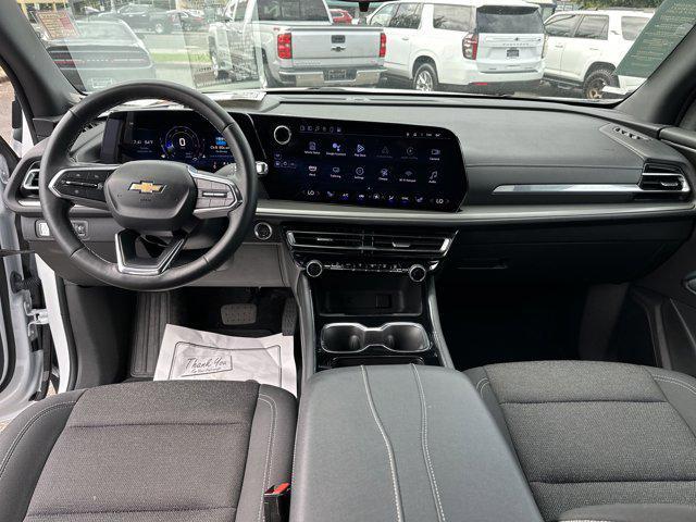 used 2025 Chevrolet Traverse car, priced at $36,988