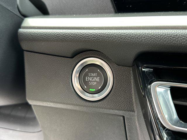 used 2025 Chevrolet Traverse car, priced at $36,988
