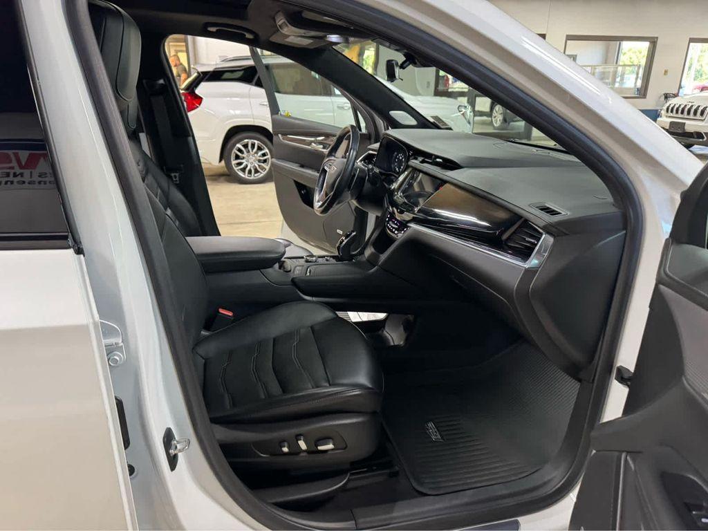 used 2021 Cadillac XT6 car, priced at $29,995