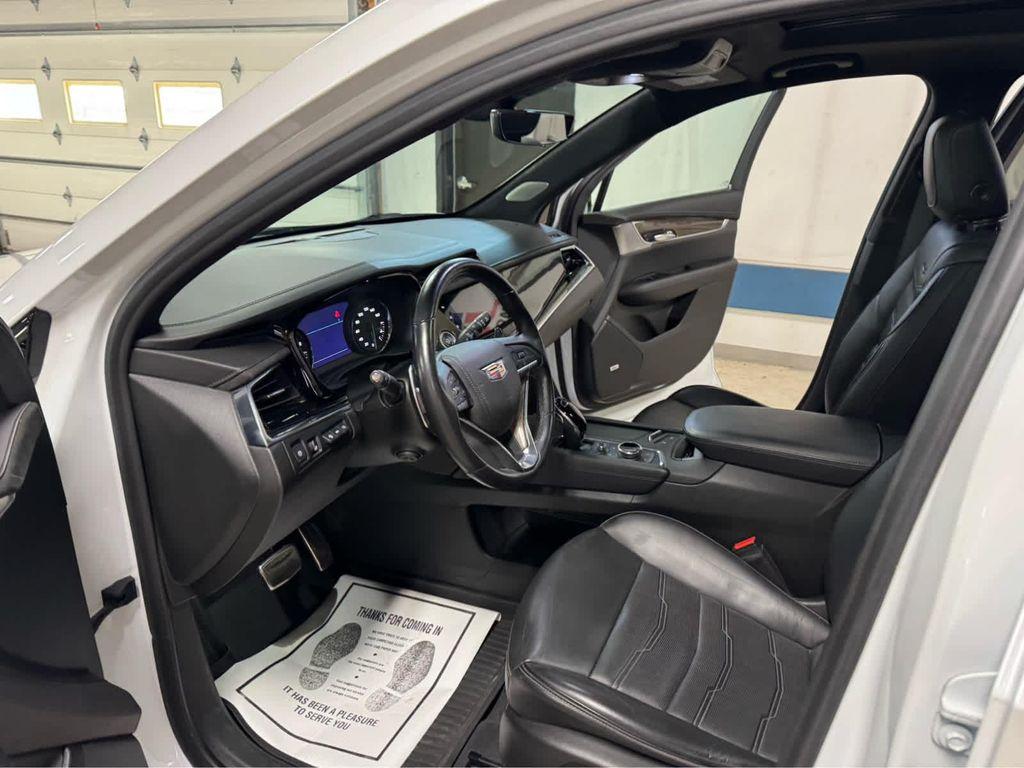 used 2021 Cadillac XT6 car, priced at $29,995