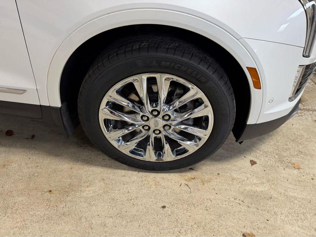 used 2023 Cadillac XT5 car, priced at $39,995