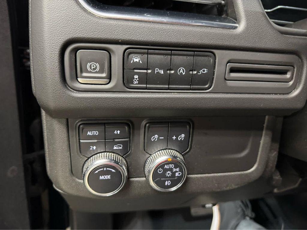 used 2022 GMC Yukon XL car, priced at $45,995