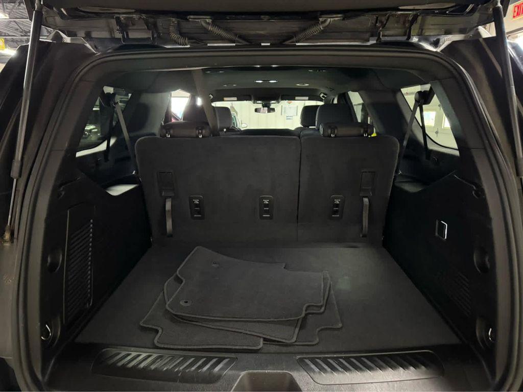 used 2022 GMC Yukon XL car, priced at $45,995