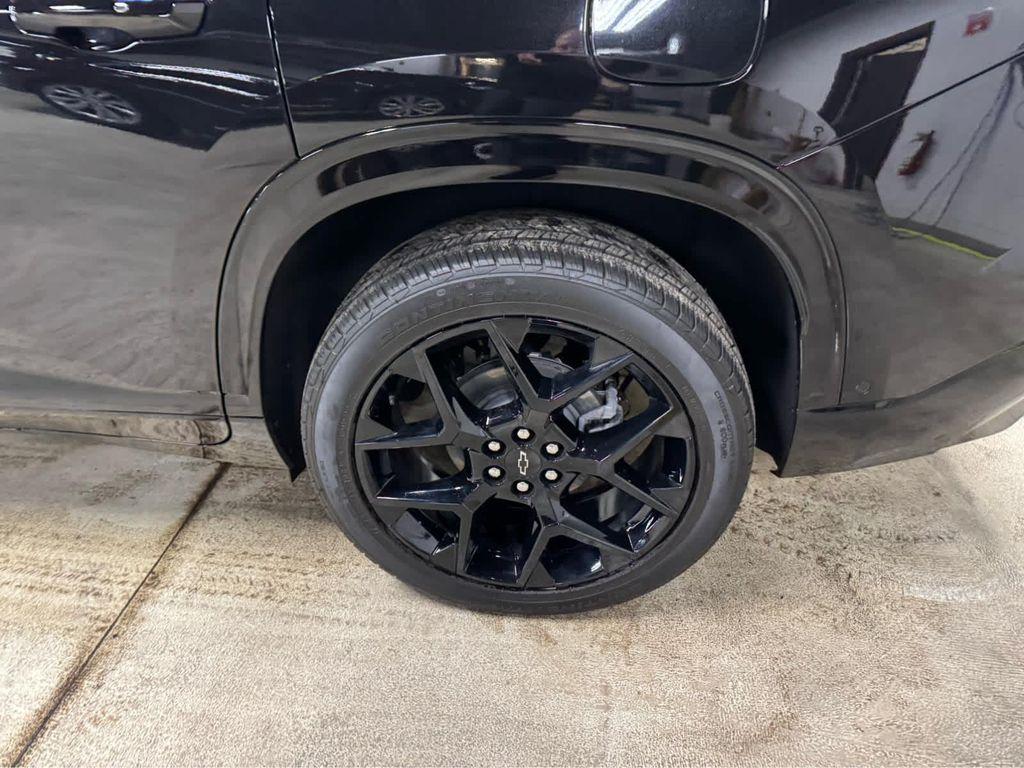 used 2024 Chevrolet Traverse car, priced at $52,995