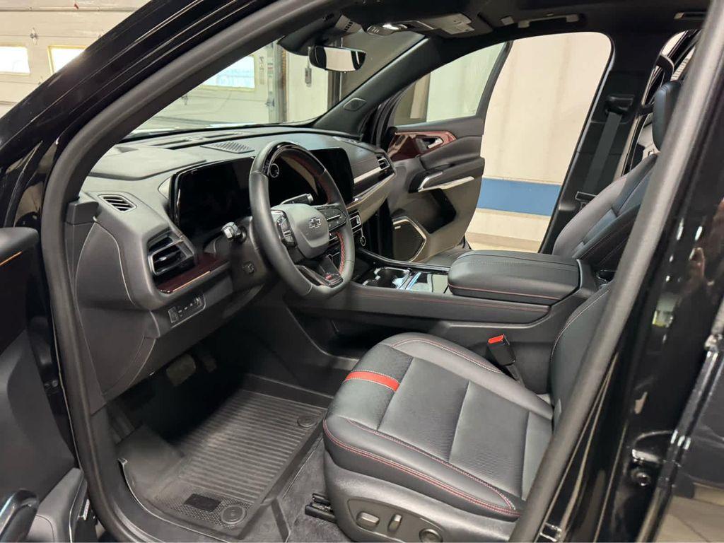 used 2024 Chevrolet Traverse car, priced at $52,995