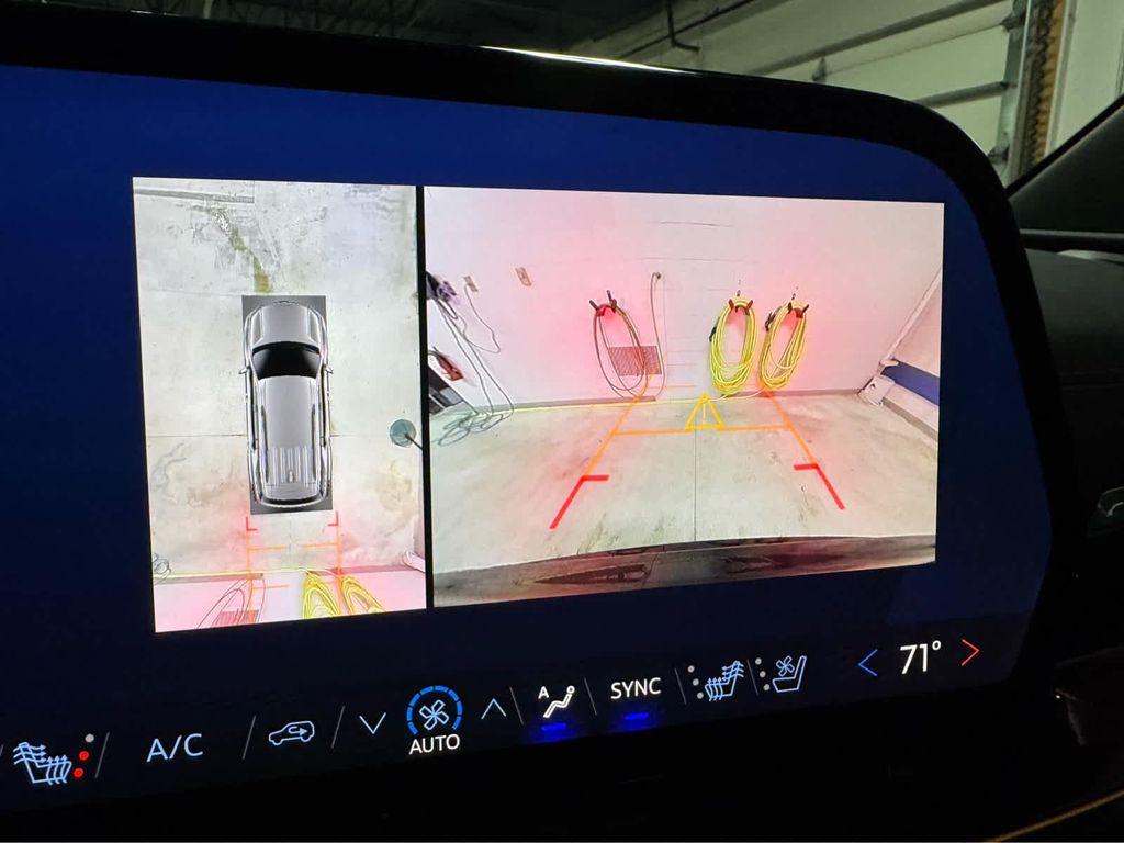 used 2024 Chevrolet Traverse car, priced at $52,995