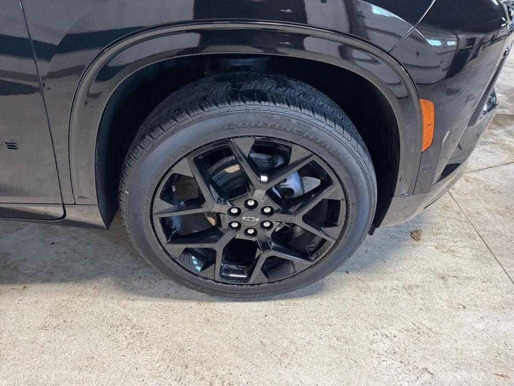 used 2024 Chevrolet Traverse car, priced at $52,995