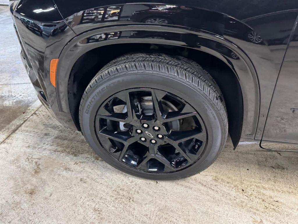 used 2024 Chevrolet Traverse car, priced at $52,995