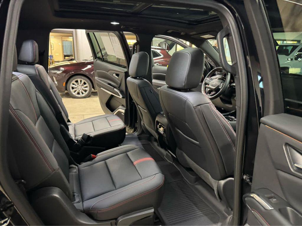 used 2024 Chevrolet Traverse car, priced at $52,995