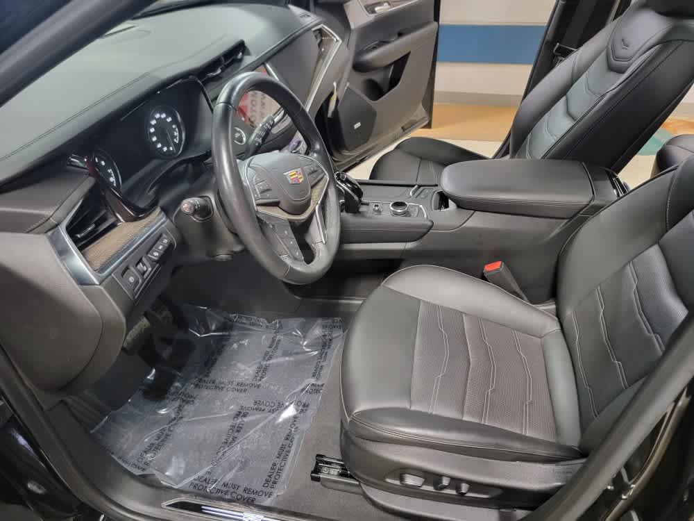 used 2024 Cadillac XT5 car, priced at $47,995