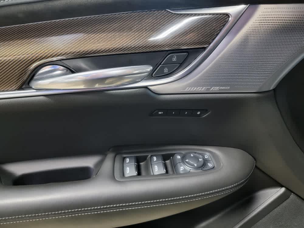 used 2023 Cadillac XT6 car, priced at $41,995