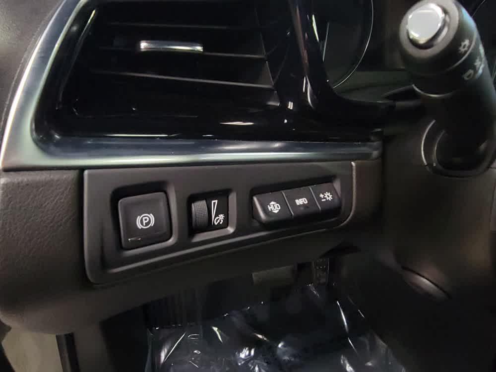 used 2023 Cadillac XT6 car, priced at $41,995