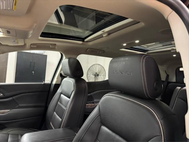 used 2022 GMC Acadia car, priced at $29,995