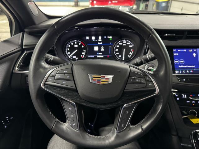 used 2022 Cadillac XT5 car, priced at $39,995