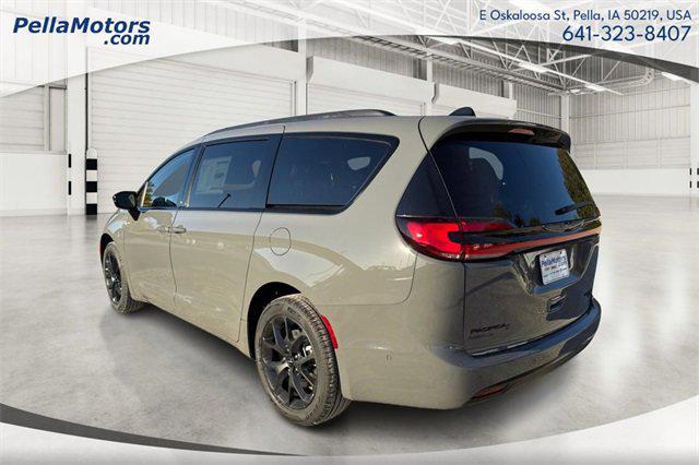 new 2025 Chrysler Pacifica car, priced at $56,035