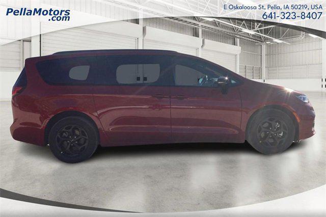 new 2025 Chrysler Pacifica Hybrid car, priced at $60,275