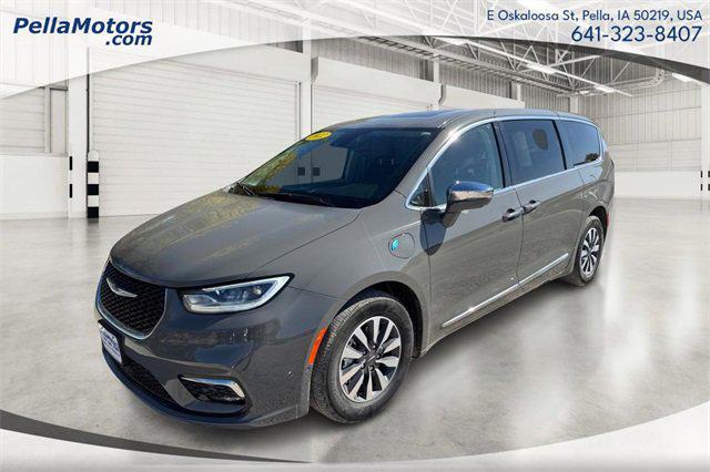 used 2022 Chrysler Pacifica Hybrid car, priced at $36,432