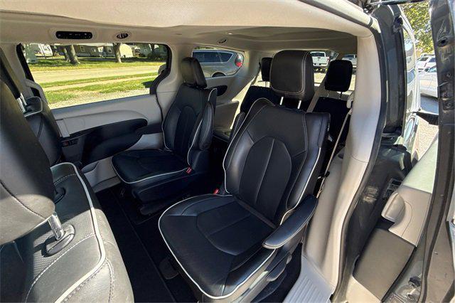 used 2022 Chrysler Pacifica Hybrid car, priced at $36,432