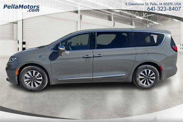 used 2022 Chrysler Pacifica Hybrid car, priced at $36,432