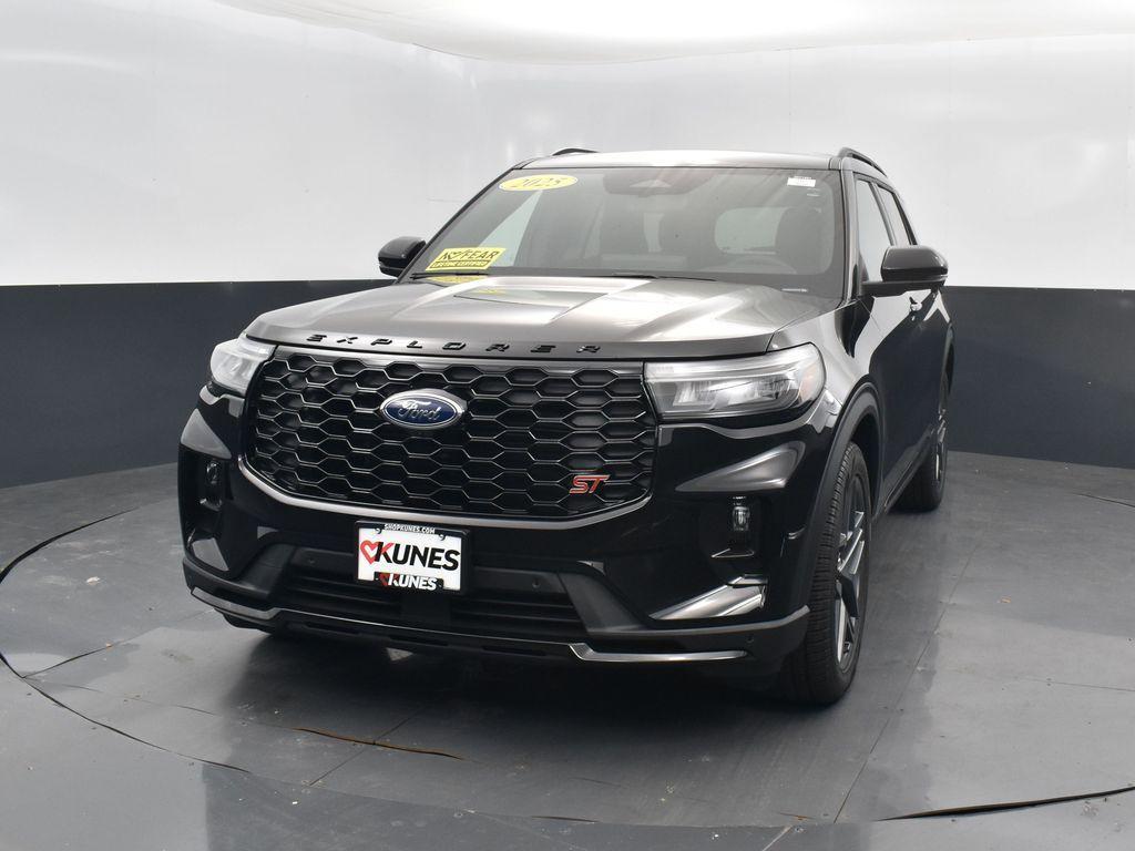 new 2025 Ford Explorer car, priced at $59,389