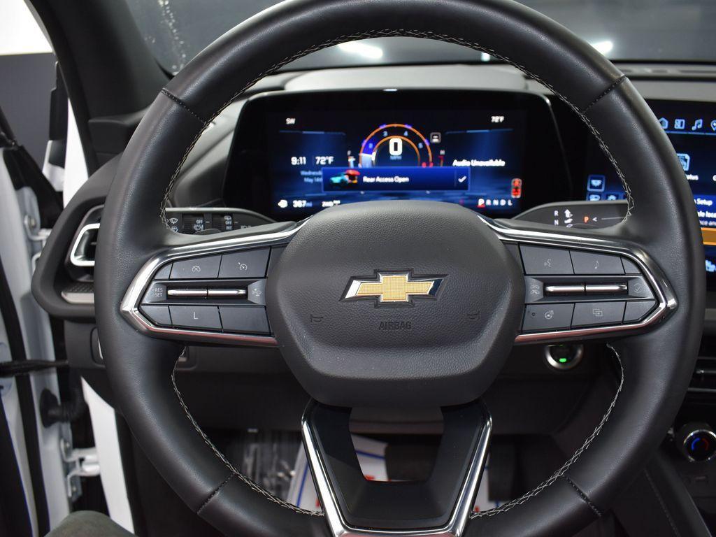 used 2024 Chevrolet Traverse car, priced at $40,977