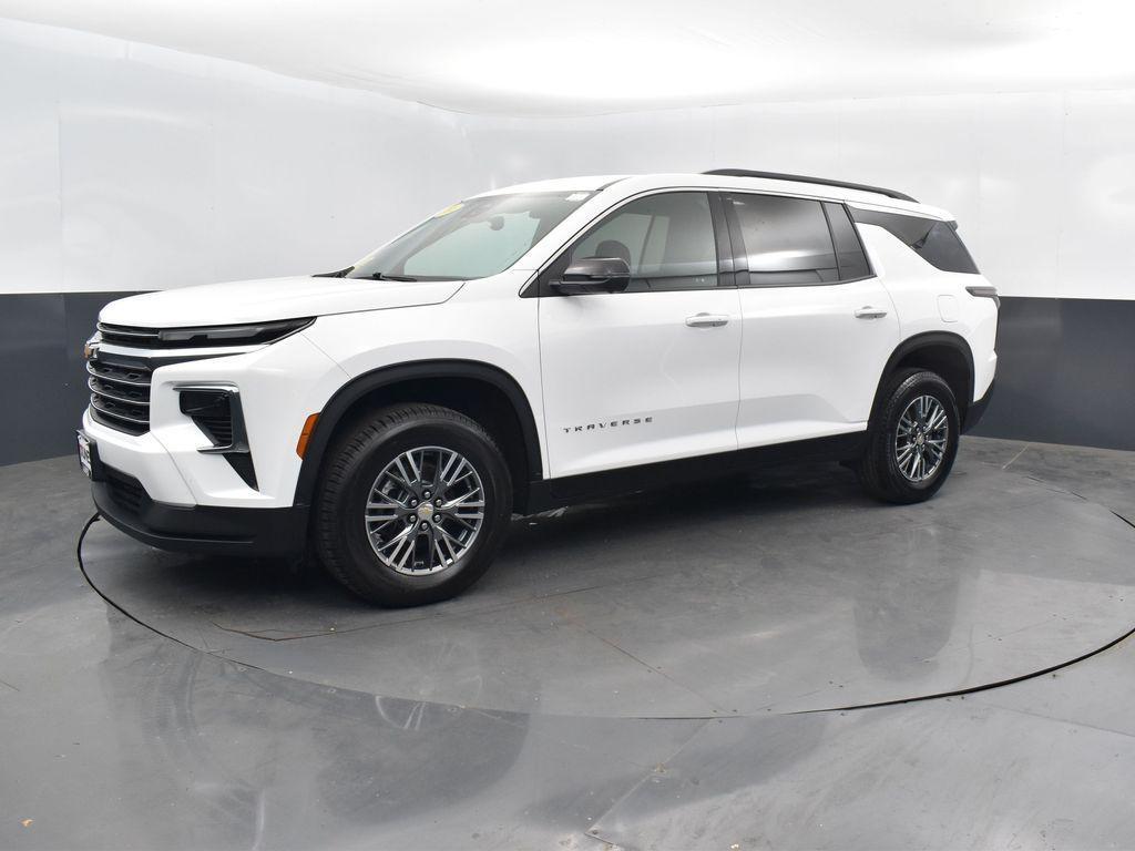 used 2024 Chevrolet Traverse car, priced at $40,977
