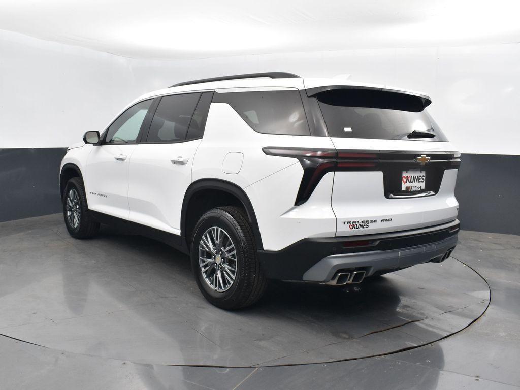 used 2024 Chevrolet Traverse car, priced at $40,977