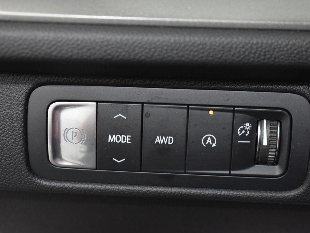 used 2024 Chevrolet Traverse car, priced at $40,977
