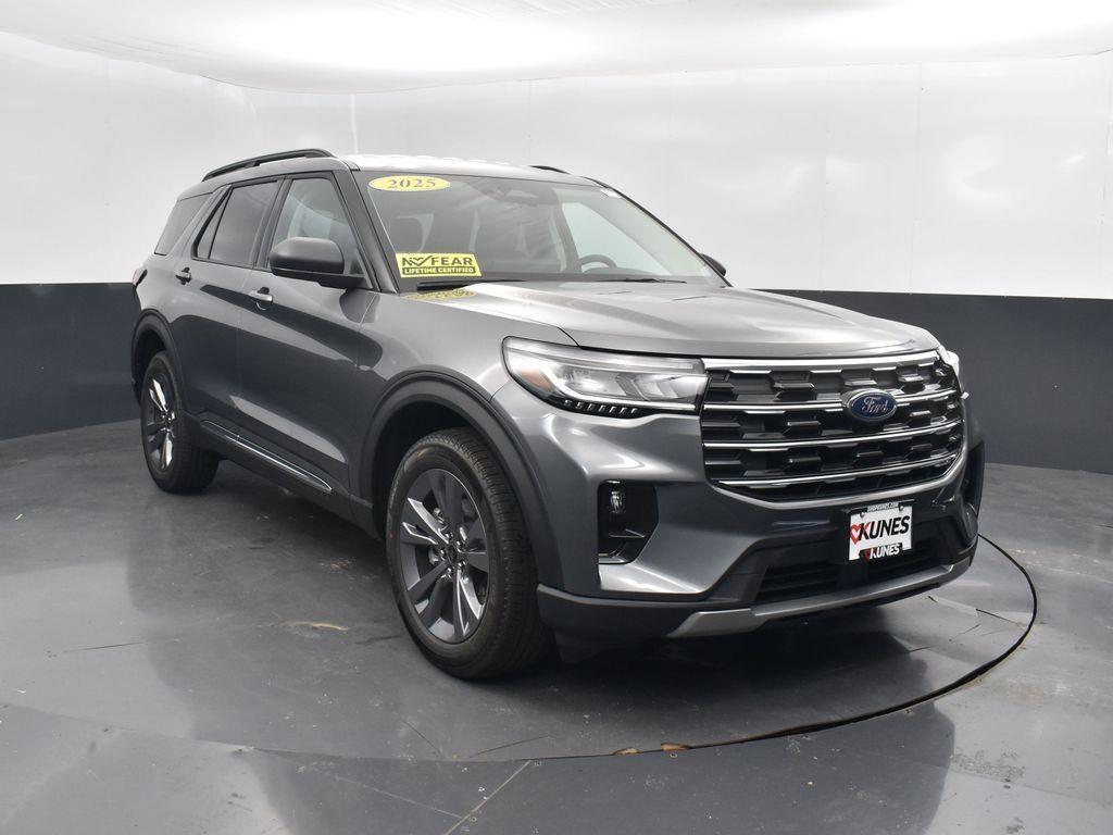 new 2025 Ford Explorer car, priced at $46,461