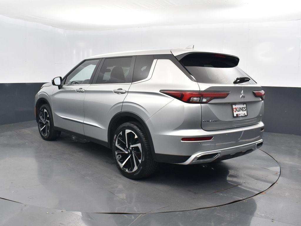 used 2022 Mitsubishi Outlander car, priced at $25,347
