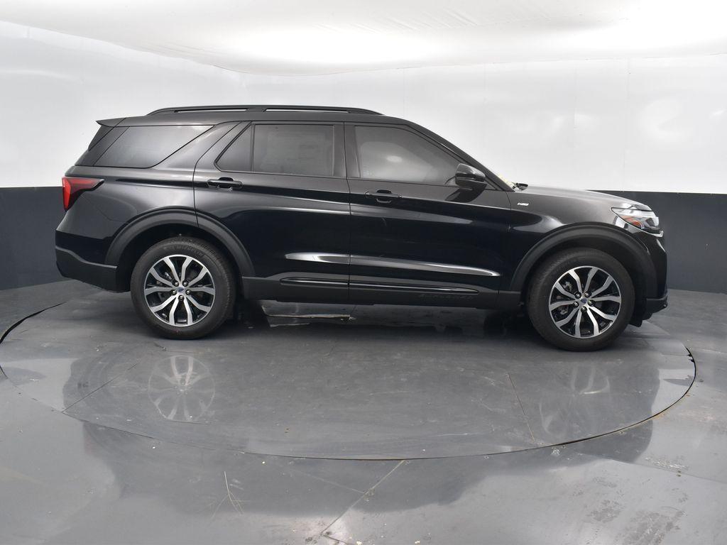 new 2025 Ford Explorer car, priced at $43,577