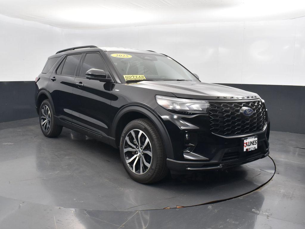 new 2025 Ford Explorer car, priced at $43,577