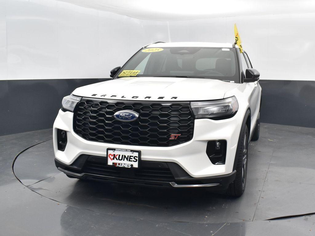 new 2025 Ford Explorer car, priced at $59,158