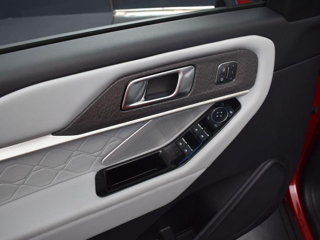 new 2025 Ford Explorer car, priced at $58,356