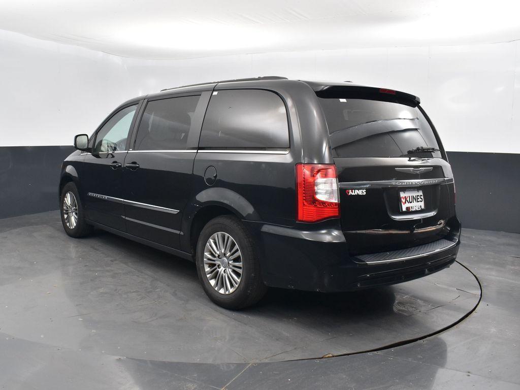 used 2014 Chrysler Town & Country car, priced at $9,792