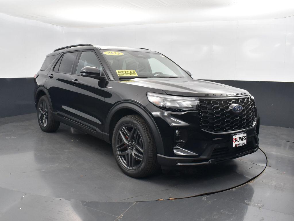 new 2025 Ford Explorer car, priced at $51,044