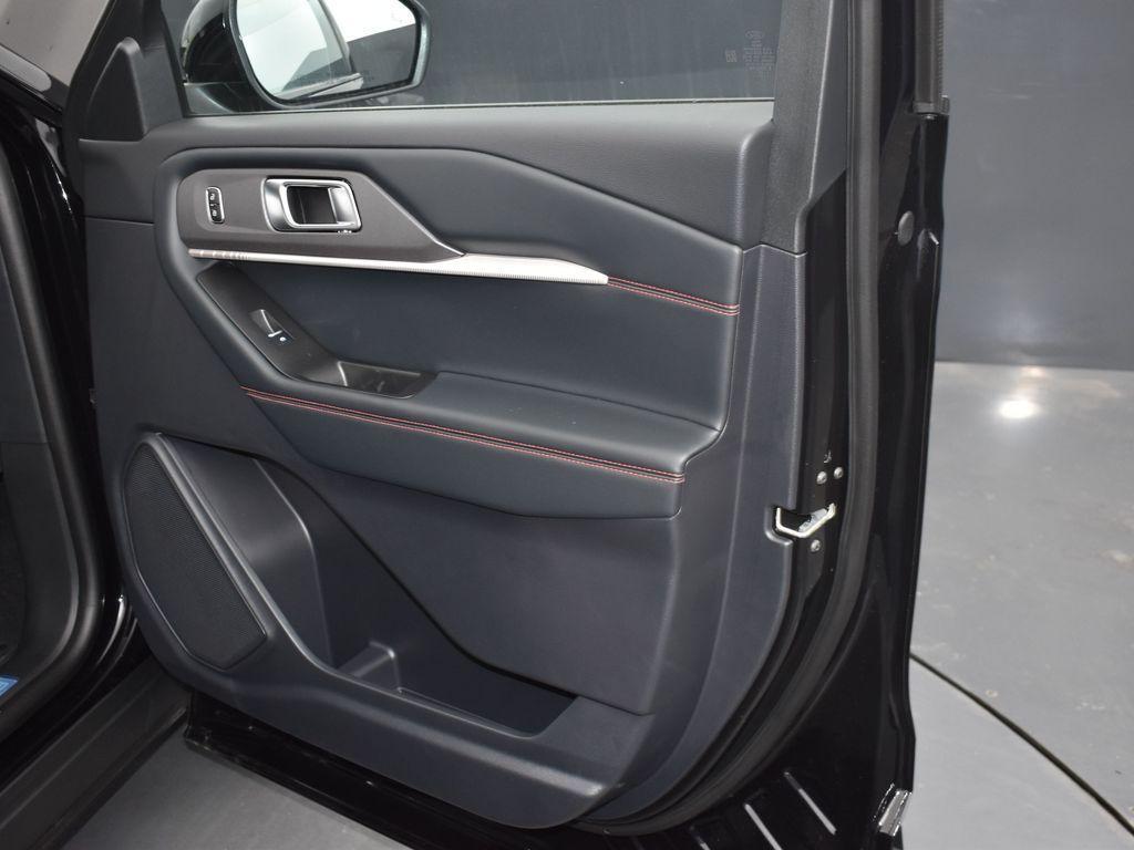 new 2025 Ford Explorer car, priced at $50,353