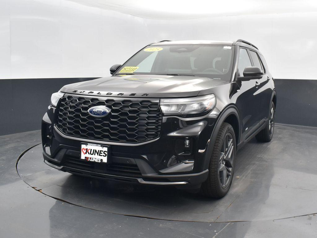 new 2025 Ford Explorer car, priced at $50,353