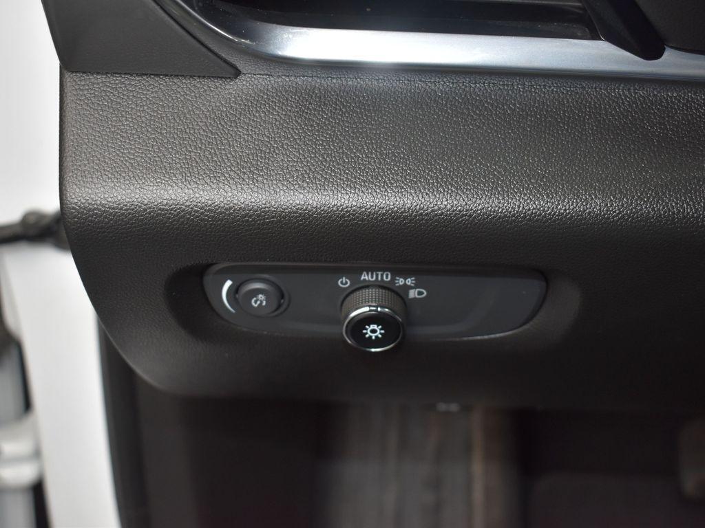 used 2023 Chevrolet Traverse car, priced at $25,911
